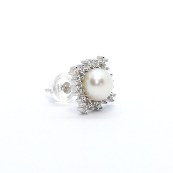 essence earrings in silver and cultured pearl